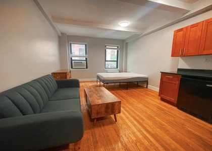 Waverly Place and Mercer Stree - Photo 1