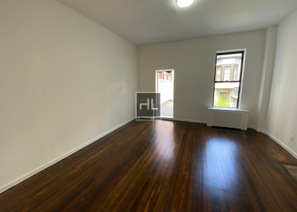 East 65 Street - Photo 1
