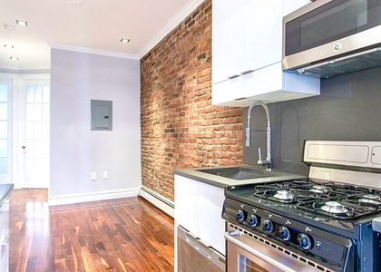 124 Ridge Street - Photo 1