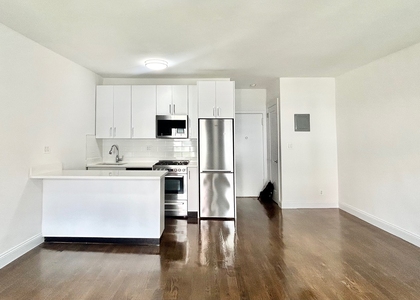 East 65 Street - Photo 1
