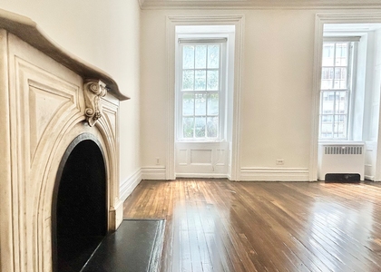 East 65 Street - Photo 1