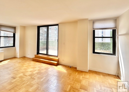 East 49 Street - Photo 1