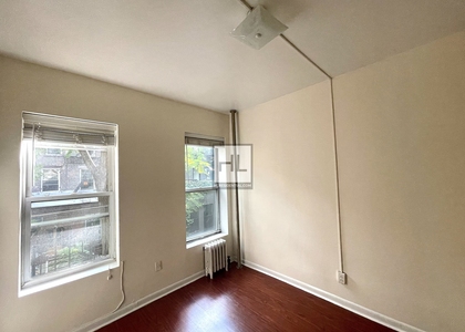 East 11 Street - Photo 1