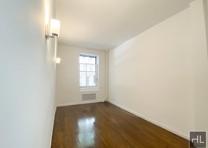 East 89 - Photo 1
