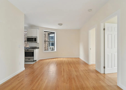 Greenwich Avenue - Photo 1