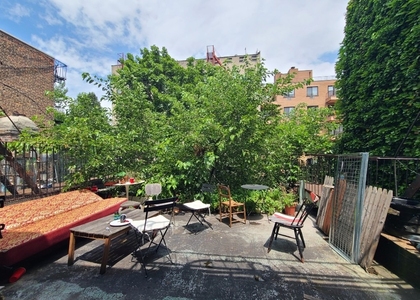 271 E 7th Street - Photo 1