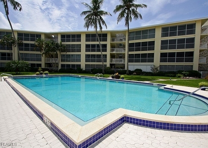 2850 Gulf Shore Boulevard N - Photo 1