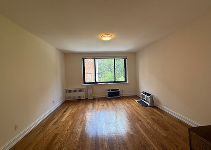 1661 York Avenue - Photo 1
