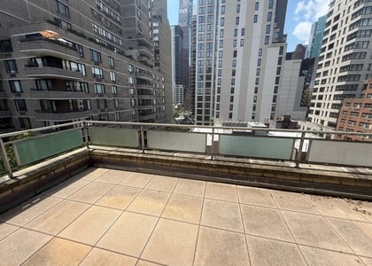 East 49th Street - Photo 1