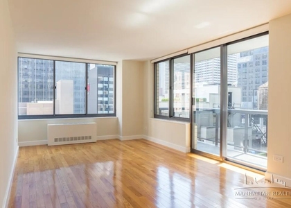 W 48th St - Photo 1