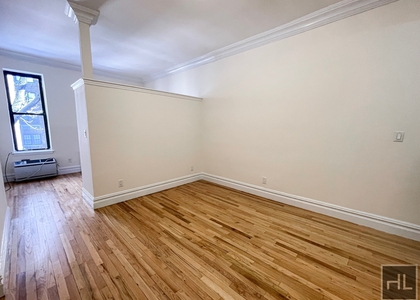 East 85 Street - Photo 1