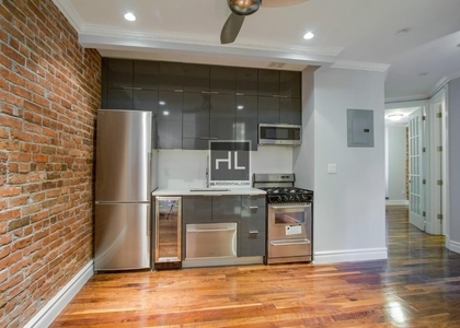 West 103 Street - Photo 1