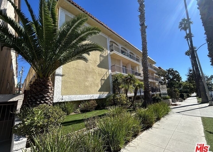 1033 6th Street - Photo 1