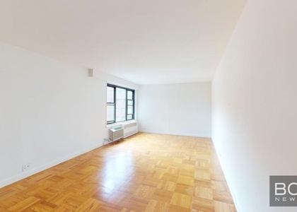 Fourth Avenue - Photo 1
