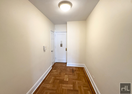 Jane St - Photo 1