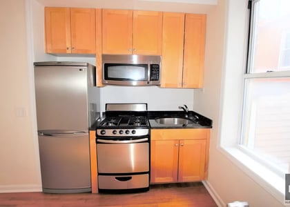 West 13 Street - Photo 1