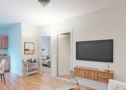 East 14 Street - Photo 1