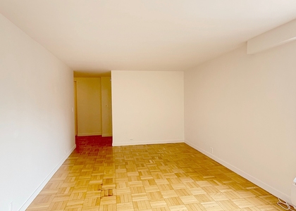 Fourth Avenue - Photo 1