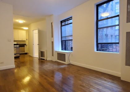 Mott Street - Photo 1
