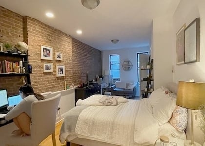 90th and 1st Avenue - Photo 1