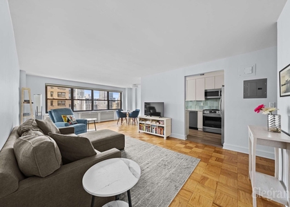 205 W End Avenue - Photo 1