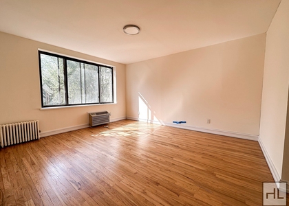 York Avenue - Photo 1