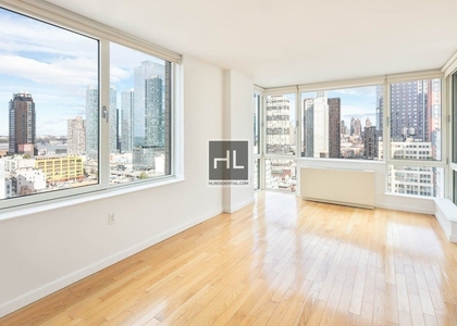 West 37th Street - Photo 1