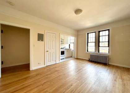 West 10th Street - Photo 1