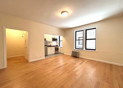 West 10th & Bleecker - Photo 1