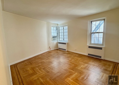 Jane Street - Photo 1