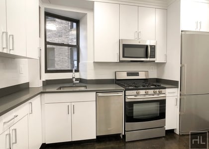 West 68 Street - Photo 1