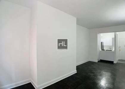 West 22 Street - Photo 1