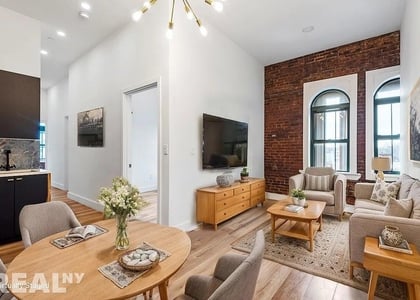 16 Howard Avenue - Photo 1