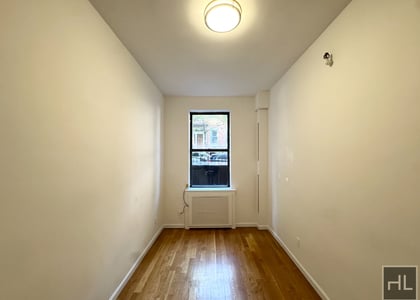 West 11 Street - Photo 1