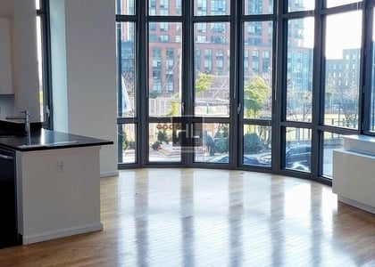 Center Boulevard - Photo 1
