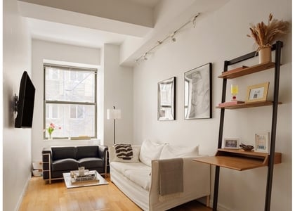 99 John St - Photo 1