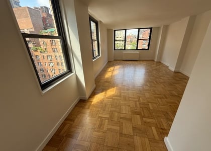  East 49th Street - Photo 1
