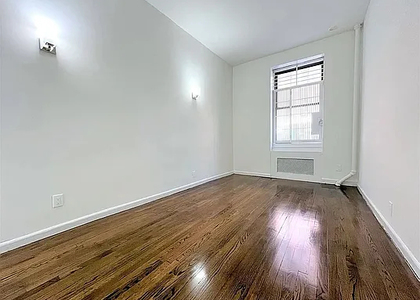3rd Ave/89 - Photo 1