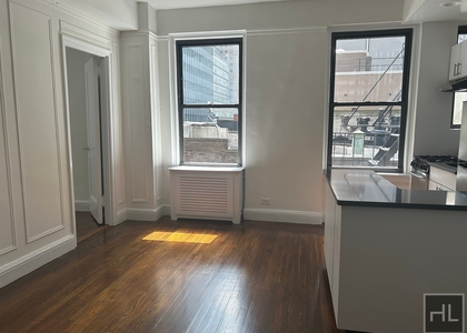 East 46 Street - Photo 1