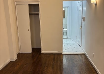 East 89 - Photo 1