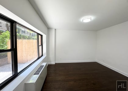 East 56 Street - Photo 1