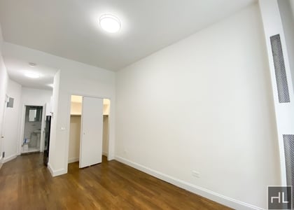 East 89 - Photo 1