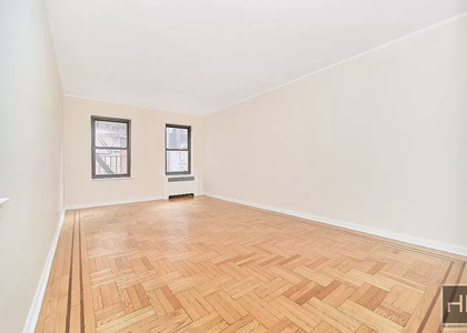 East 24 Street - Photo 1
