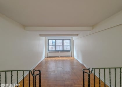 Grand Concourse - Photo 1