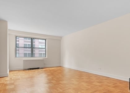 Eighth Avenue - Photo 1