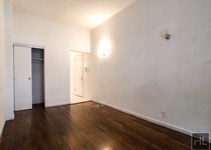 East 89 - Photo 1