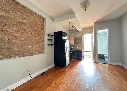  Manhattan Avenue - Photo 1