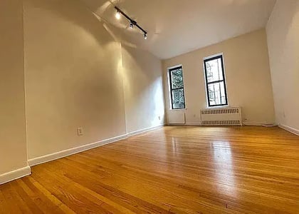 East 90th Street Between 2nd A - Photo 1