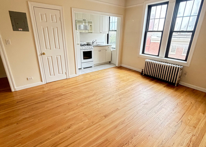 West 10th Street - Photo 1