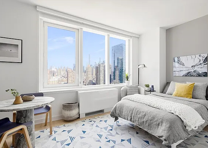 555 West 38th Street - Photo 1